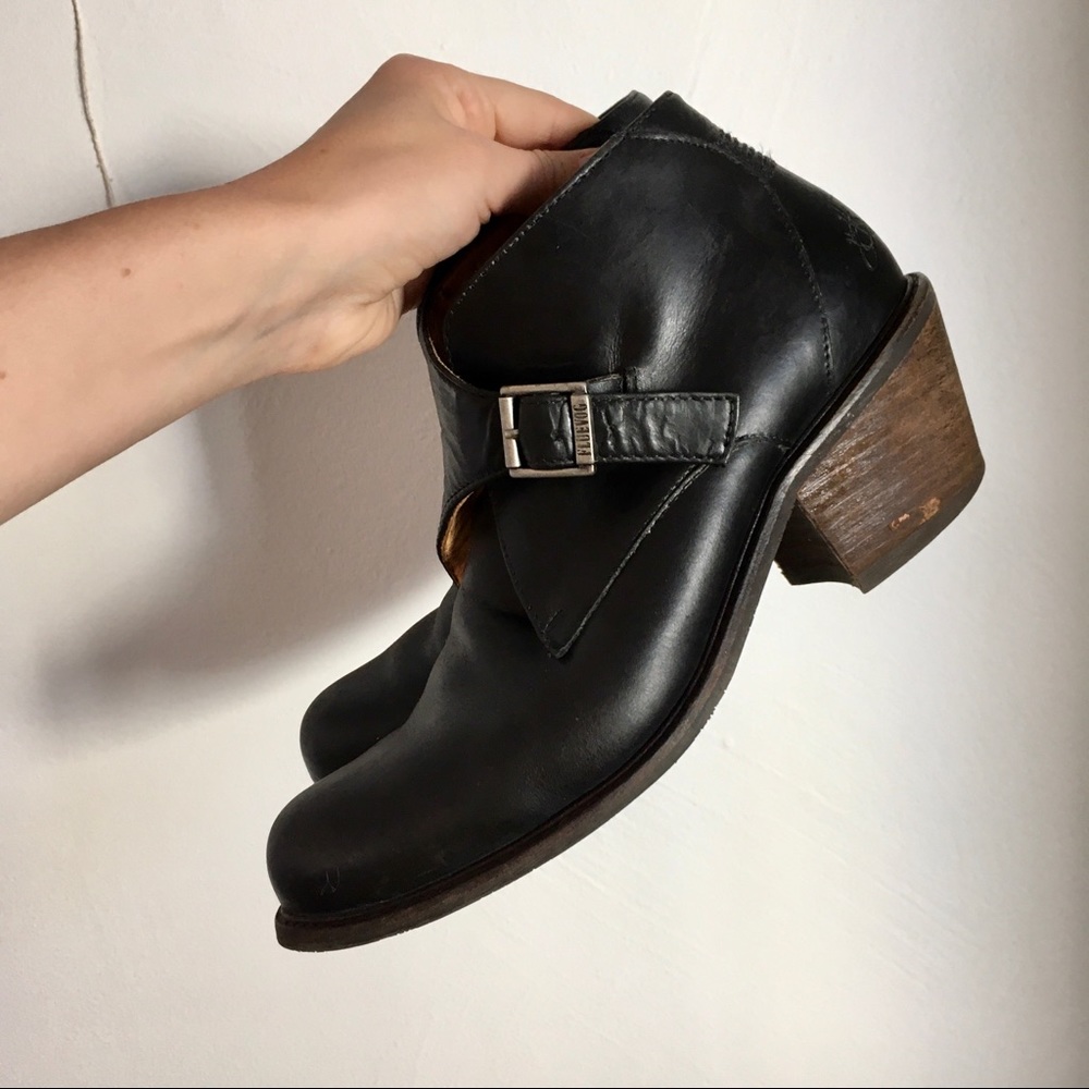 John Fluevog Leather Ankle Boot 10
